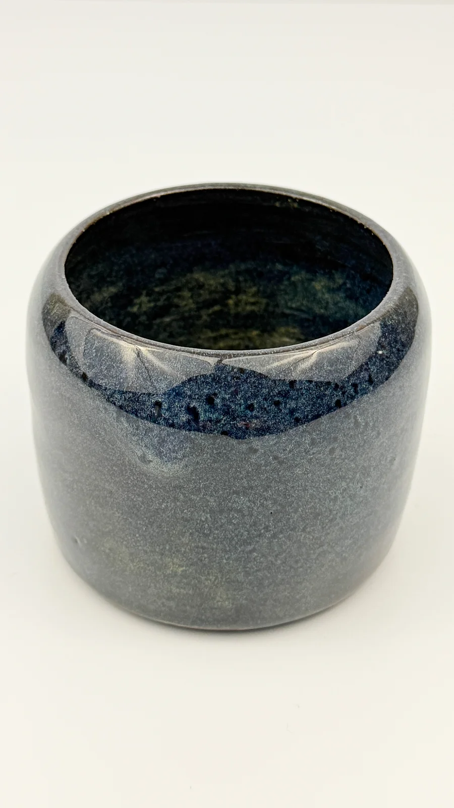 mtvessell_pottery_azure_1-4 Top view of a handcrafted ceramic vessel from mtvessell Pottery's Azure collection