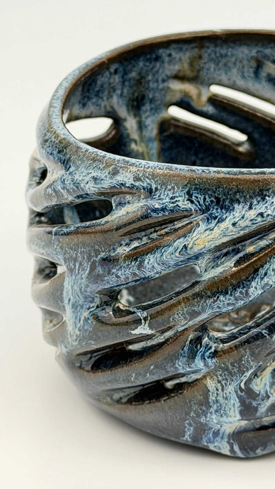 mtvessell_pottery_azure_12-3 Top detail view of a handcrafted ceramic vessel from mtvessell Pottery's Azure collection
