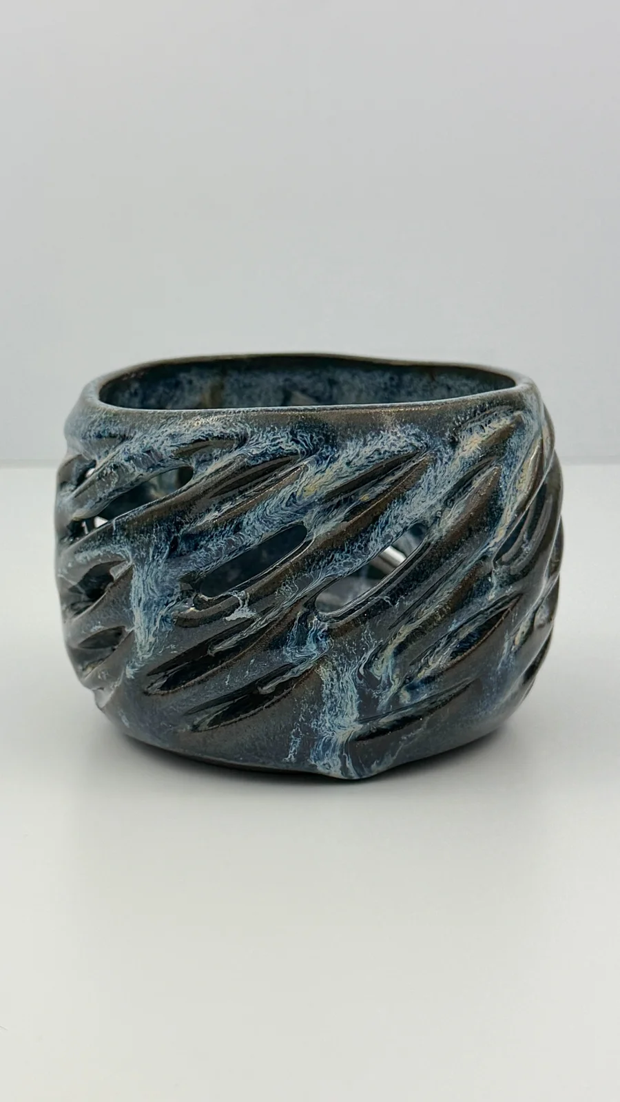 mtvessell_pottery_azure_12-5 Top detail view of a handcrafted ceramic vessel from mtvessell Pottery's Azure collection