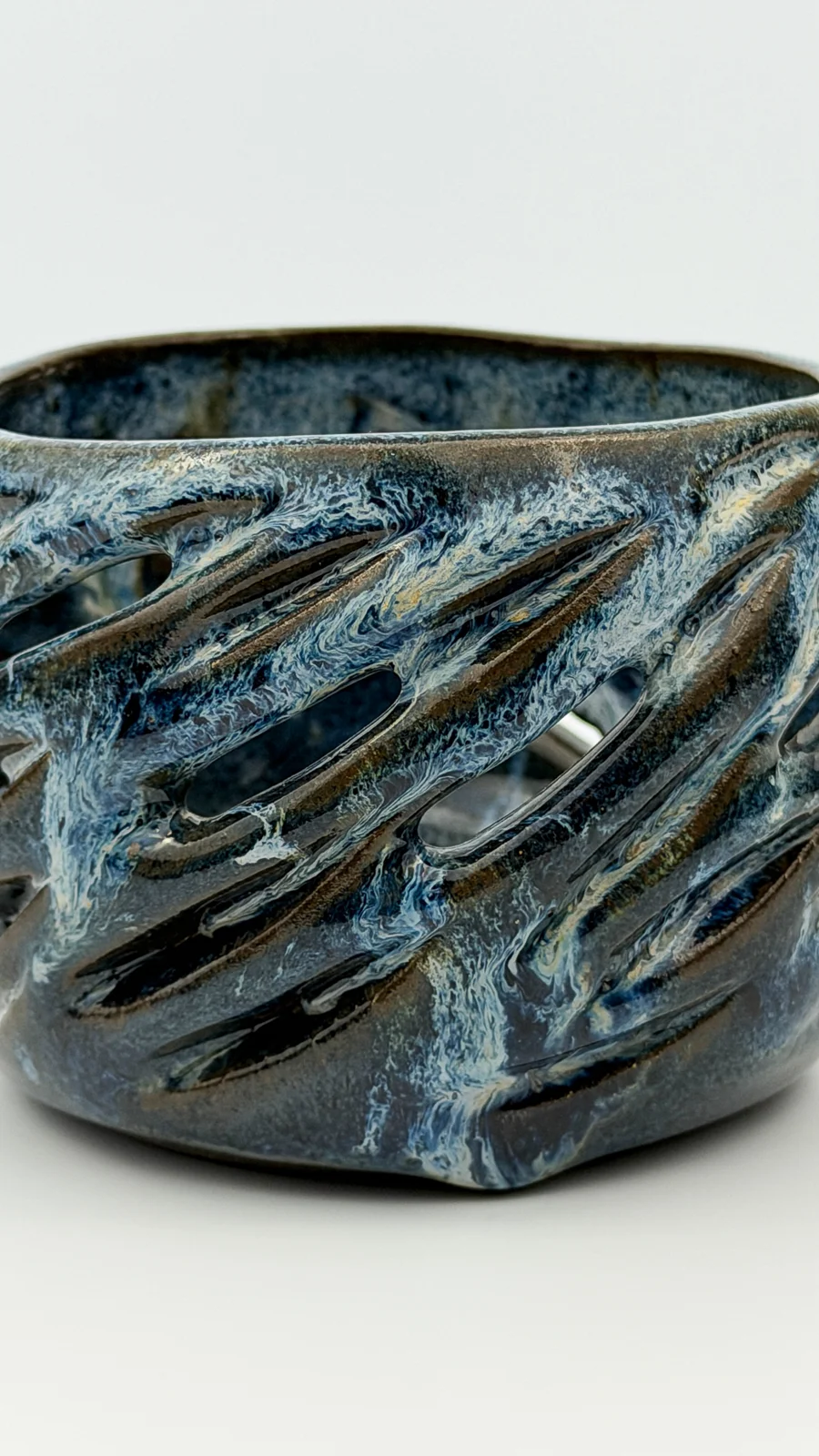 mtvessell_pottery_azure_12-6 Top detail view of a handcrafted ceramic vessel from mtvessell Pottery's Azure collection
