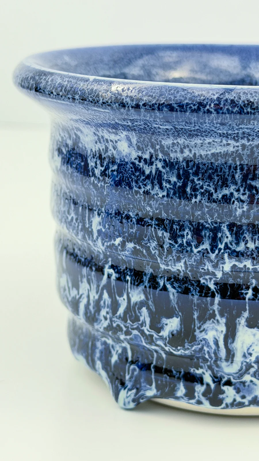 mtvessell_pottery_azure_2-1 Side detail view of a handcrafted ceramic vessel from mtvessell Pottery's Azure collection
