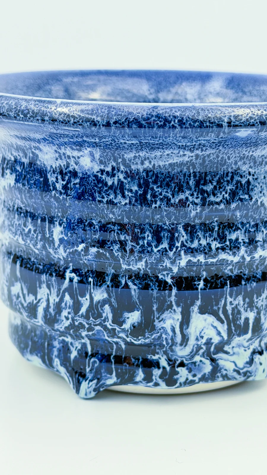 mtvessell_pottery_azure_2-2 Side detail view of a handcrafted ceramic vessel from mtvessell Pottery's Azure collection