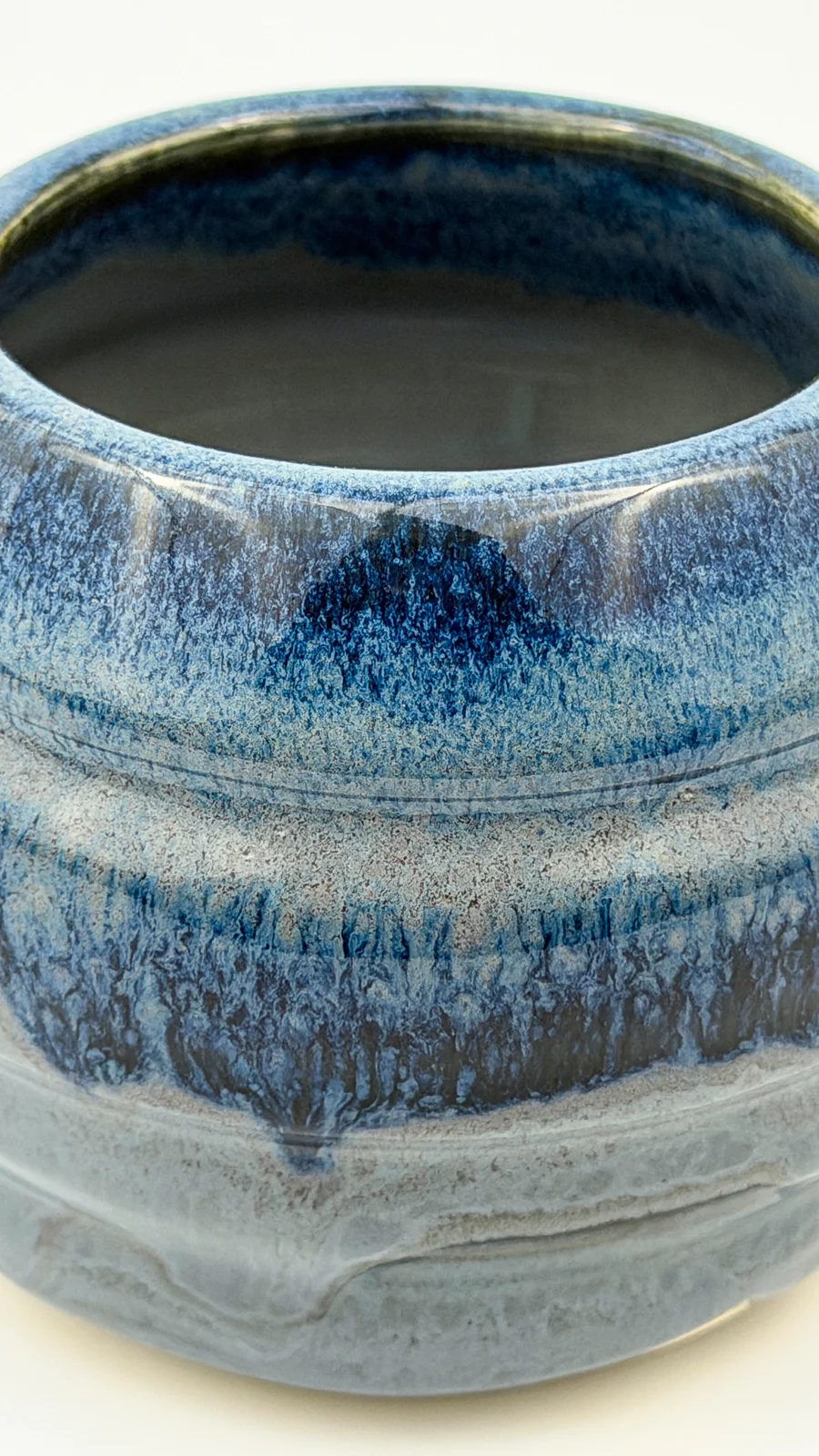 mtvessell_pottery_azure_4-3 Top detail view of a handcrafted ceramic vessel from mtvessell Pottery's Azure collection