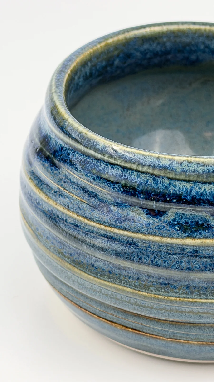 mtvessell_pottery_azure_5-1 Top detail view of a handcrafted ceramic vessel from mtvessell Pottery's Azure collection