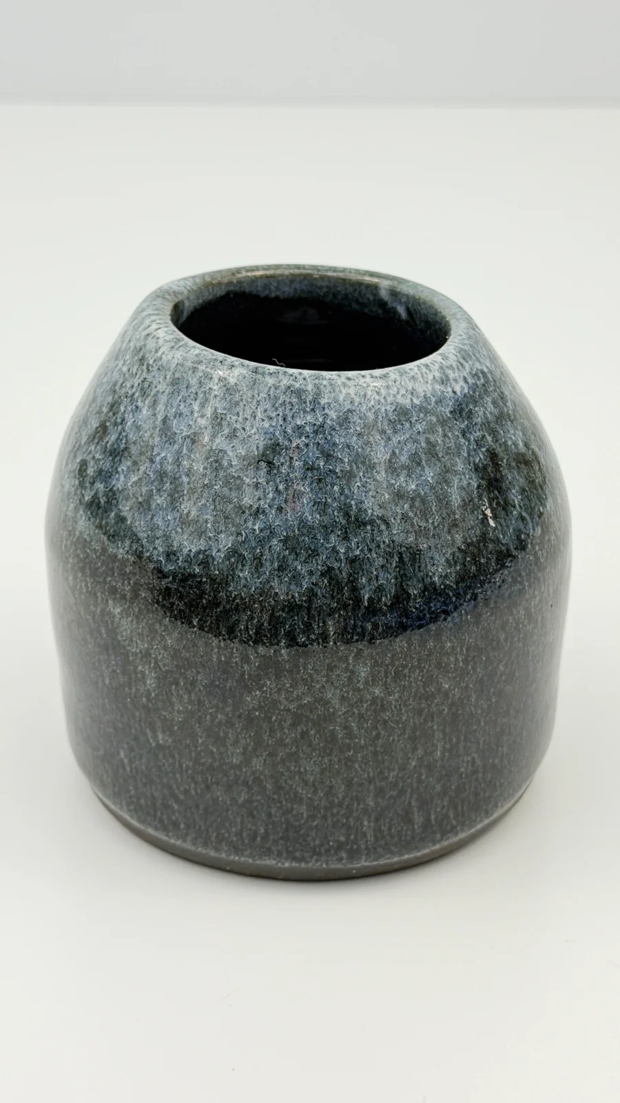 mtvessell_pottery_azure_7-3 Top view of a handcrafted ceramic vessel from mtvessell Pottery's Azure collection