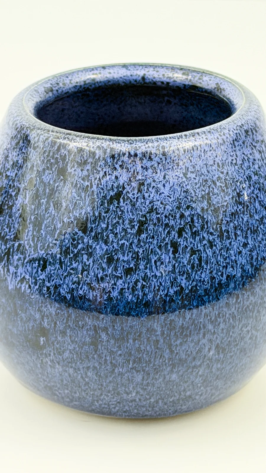mtvessell_pottery_azure_9-3 Top detail view of a handcrafted ceramic vessel from mtvessell Pottery's Azure collection