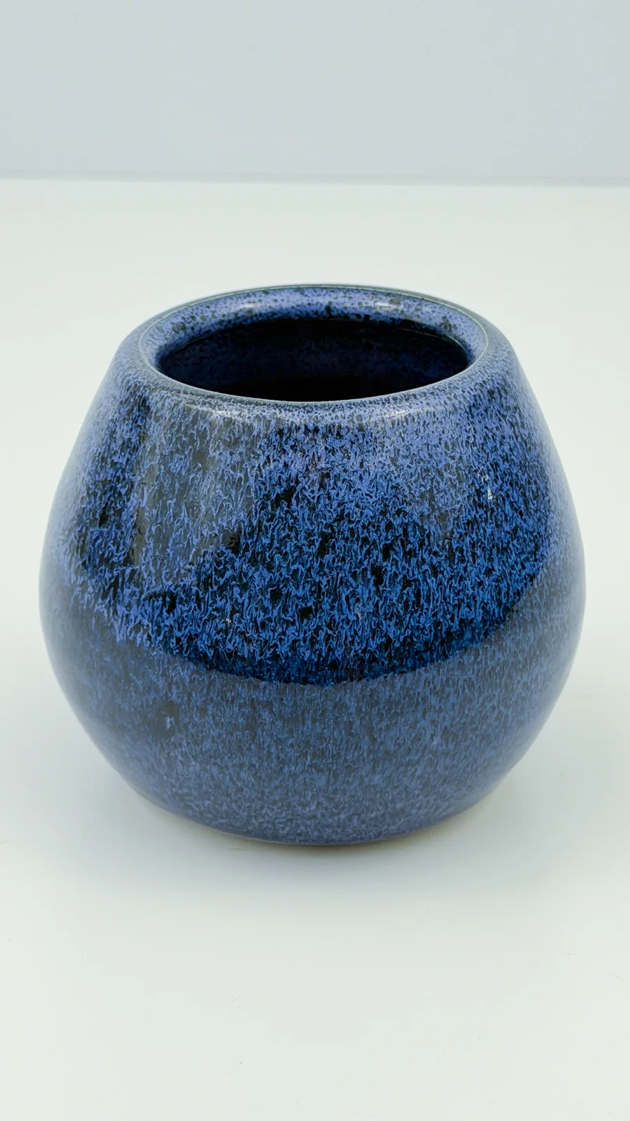 mtvessell_pottery_azure_9-4 Top view of a handcrafted ceramic vessel from mtvessell Pottery's Azure collection