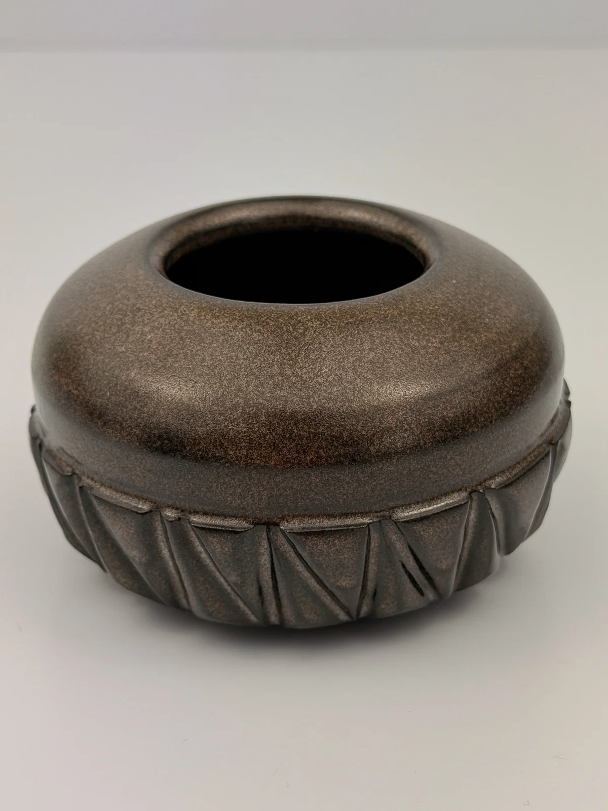 mtvessell_pottery_graphite_2-1