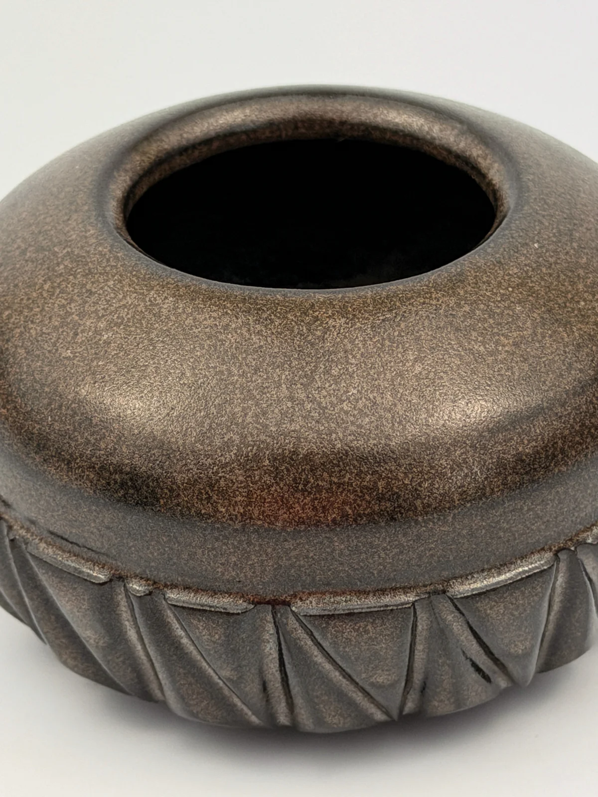 mtvessell_pottery_graphite_2-4