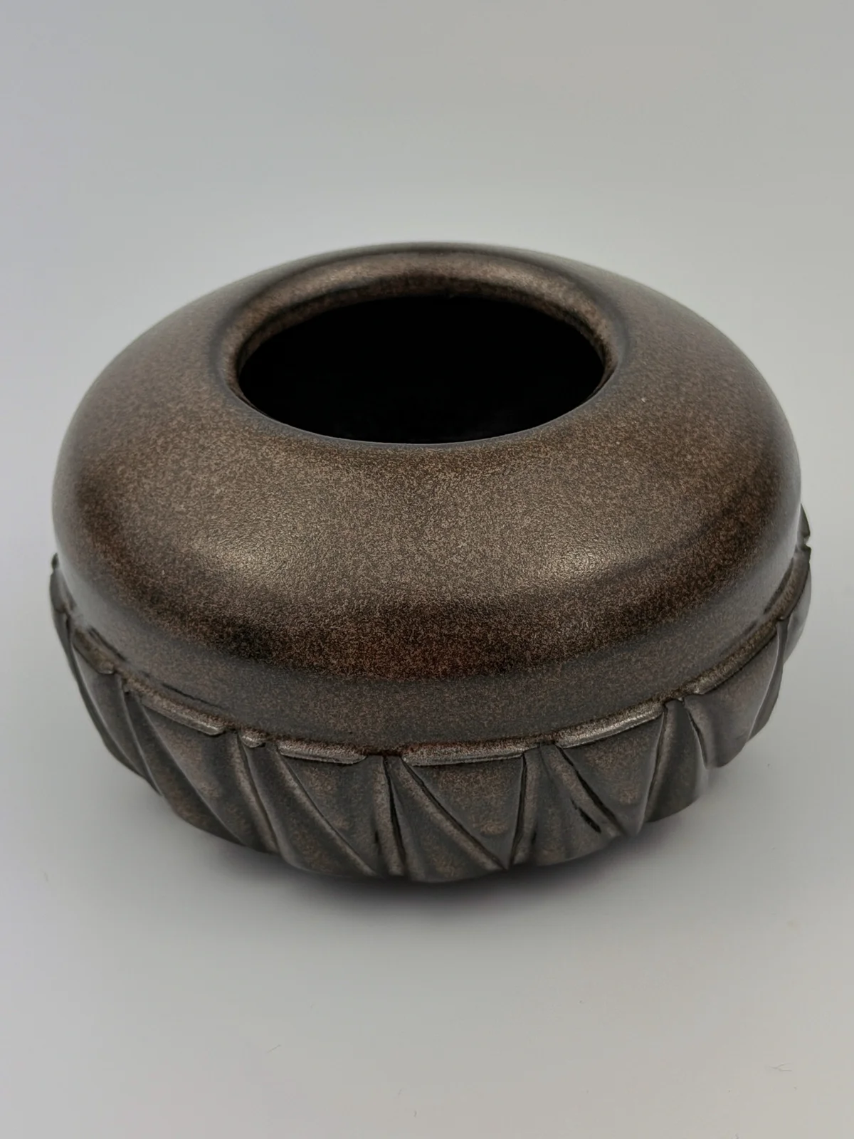 mtvessell_pottery_graphite_2-5