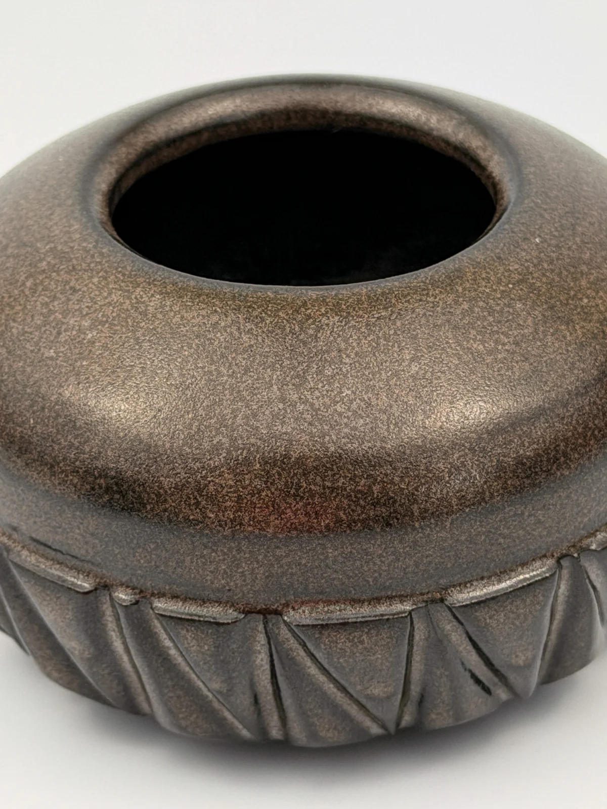 mtvessell_pottery_graphite_2-6