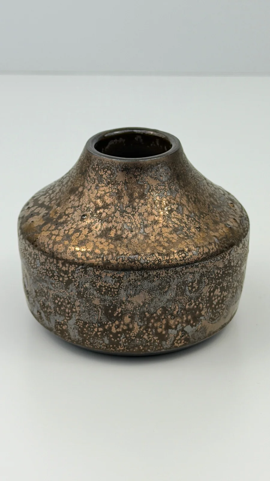 mtvessell_pottery_metallic_4-1 mtvessell_pottery_metallic_4-1