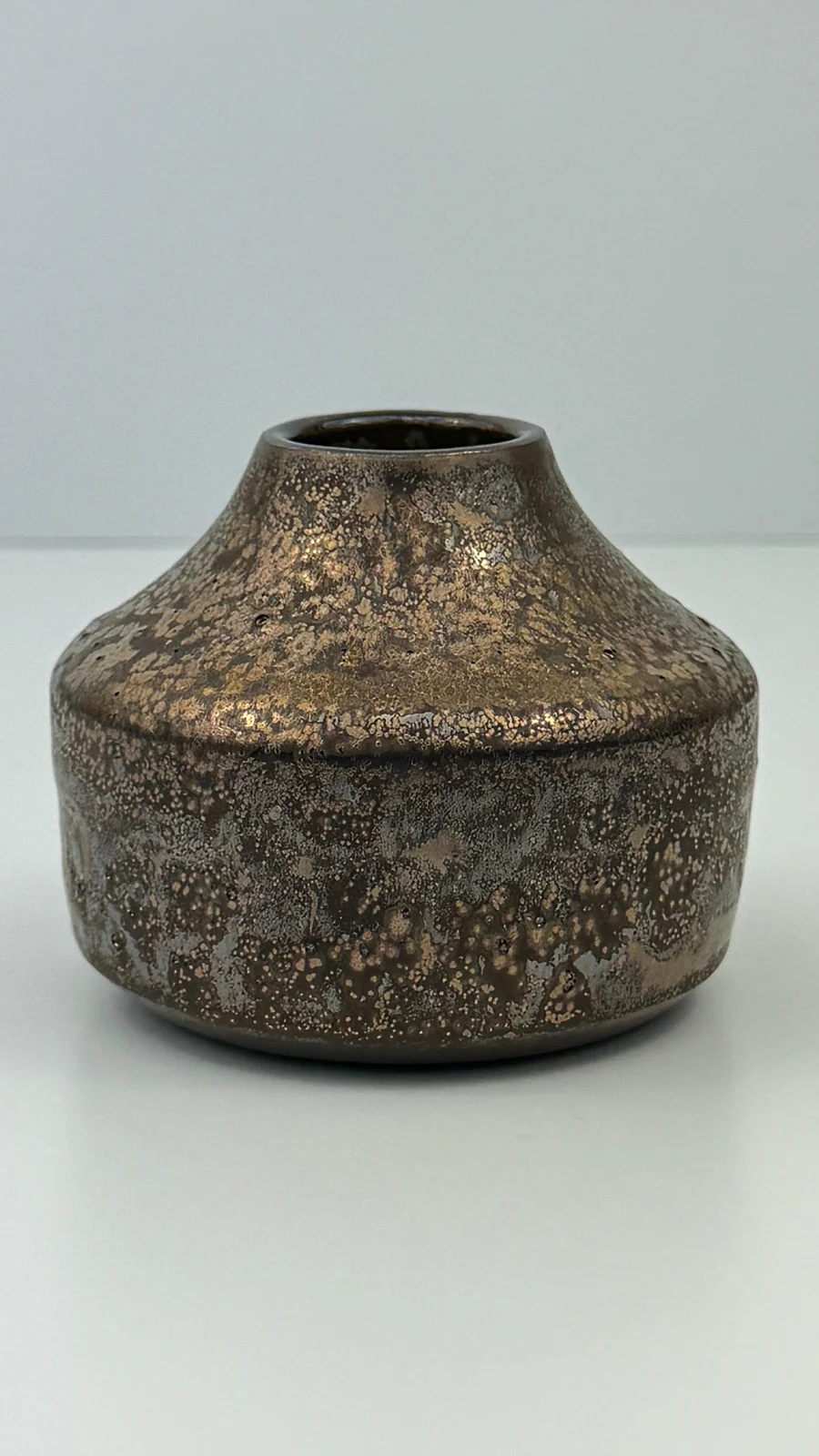 mtvessell_pottery_metallic_4-3 mtvessell_pottery_metallic_4-3